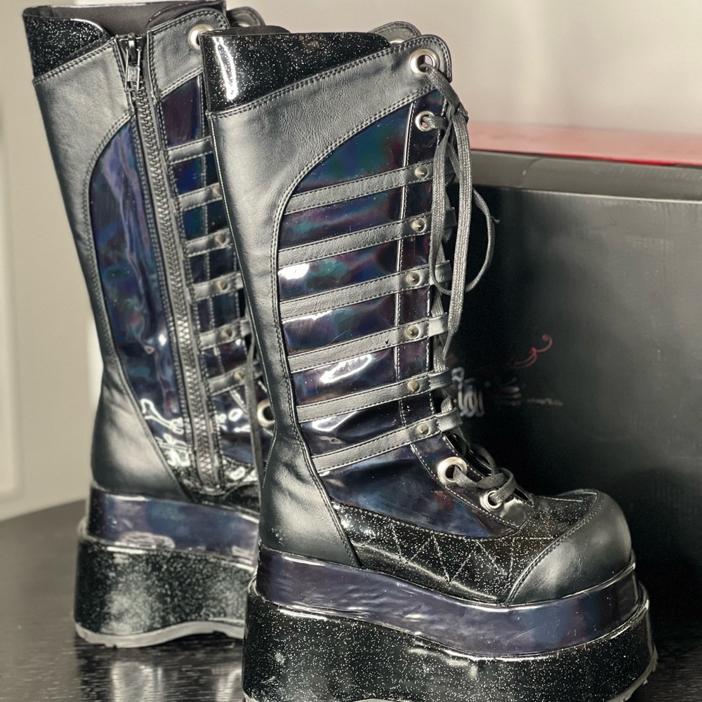 SIZE 7_NEW_ Black Hologram Platform Boots_BEAR 205